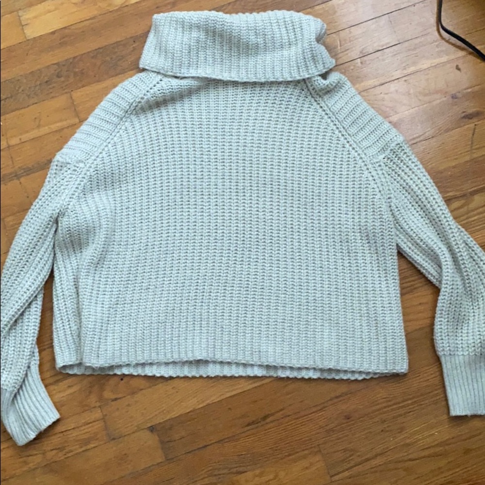Sweater crop top